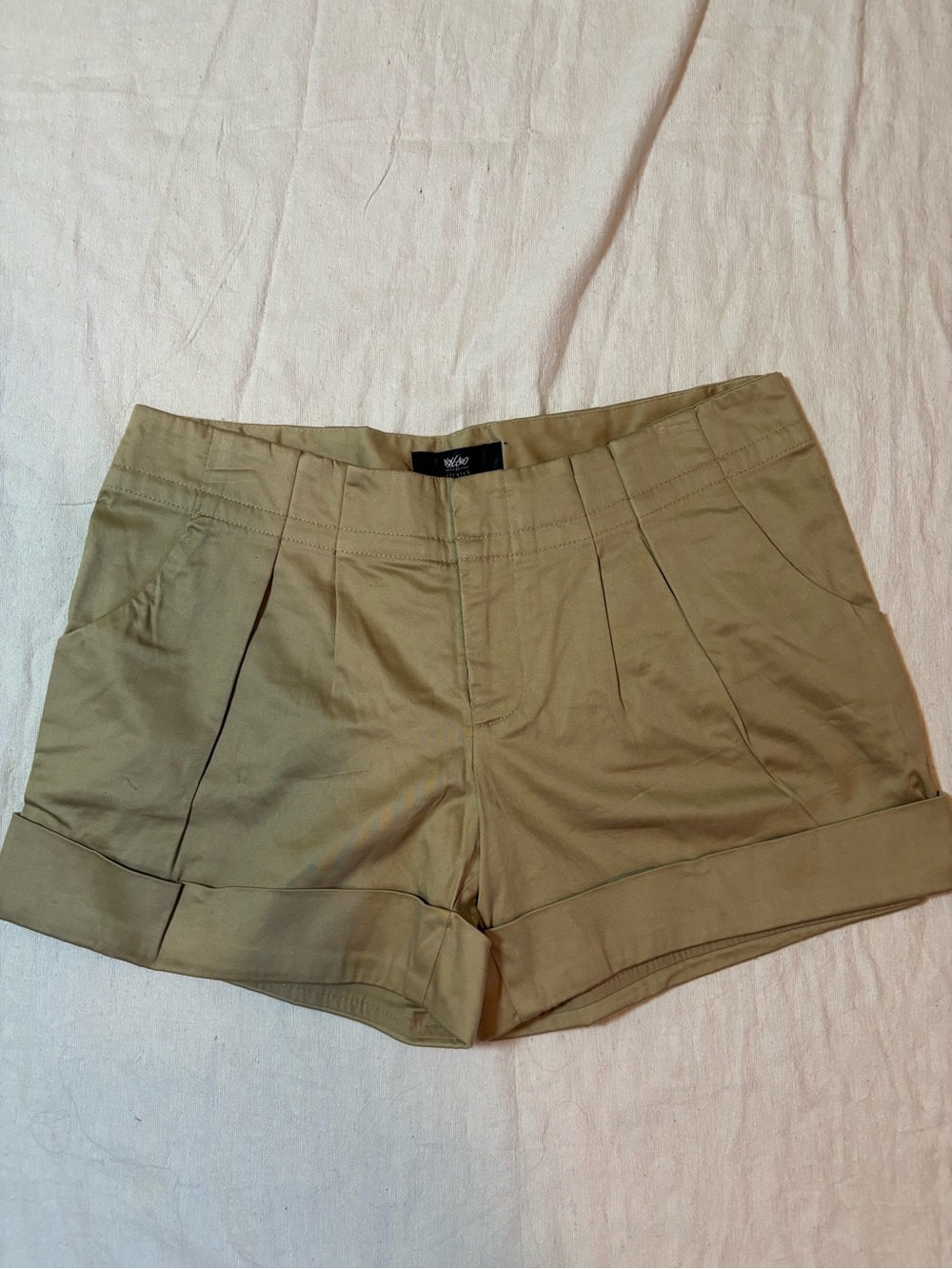 Mossimo Supply Co. Olive Pleated Cuffed Women's Shorts